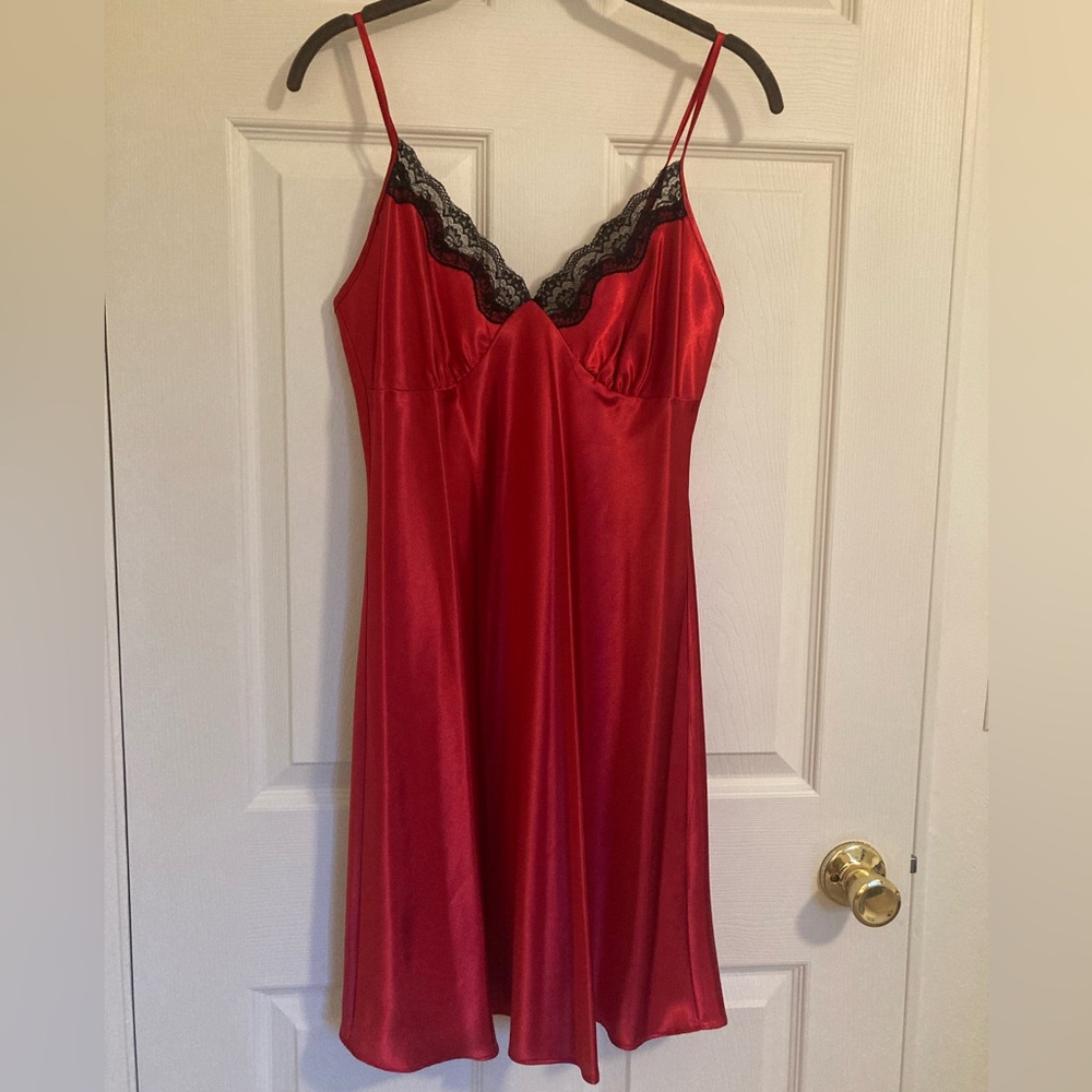 Ambrielle Women’s Sexy Red & Black Lace Satin Chemise Slip Sleep Dress Size S